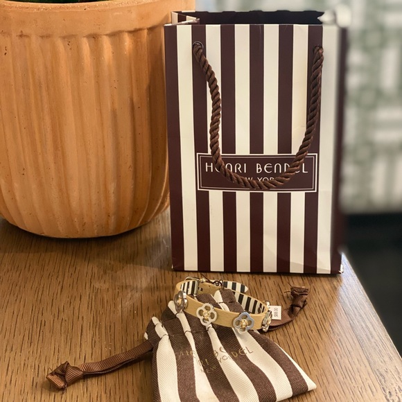 Henri Bendel leather bracelet - Picture 10 of 10